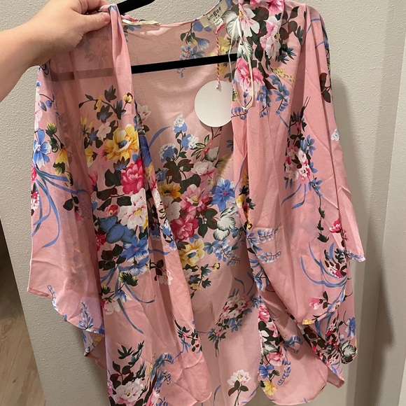 Never worn floral kimono. - Picture 1 of 3